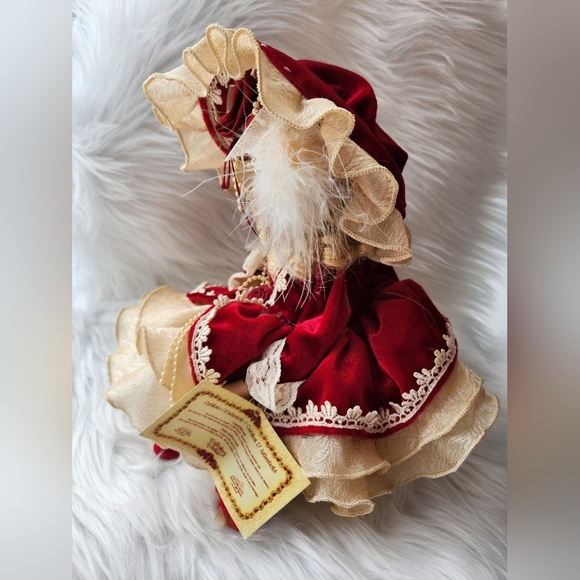 10"Vintage Collectors Choice Musical Porcelain Doll w/ Authenticity Certificate - Picture 2 of 7